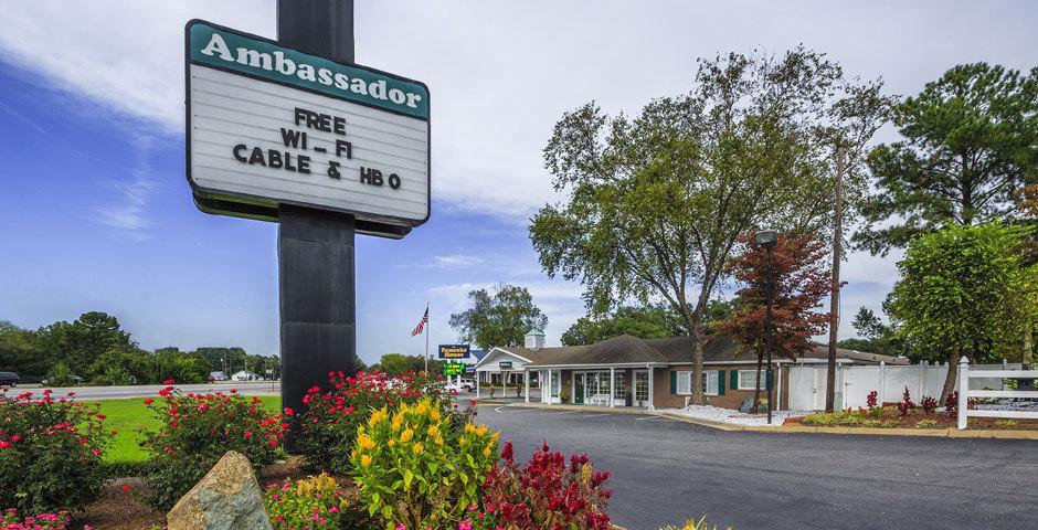 Ambassador Inn Fayetteville Exterior photo