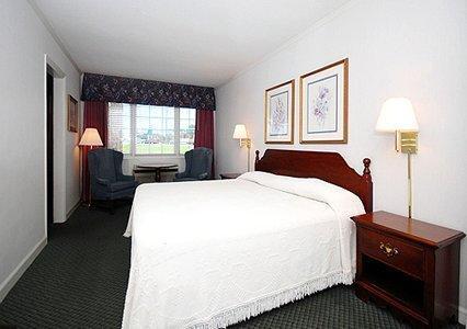 Ambassador Inn Fayetteville Room photo